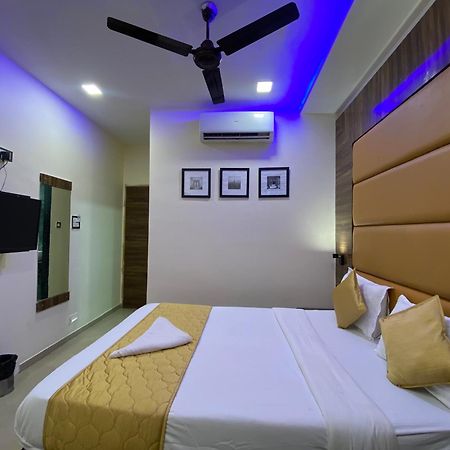 Hotel Blue Wellington - Near Mumbai Airport Oda fotoğraf