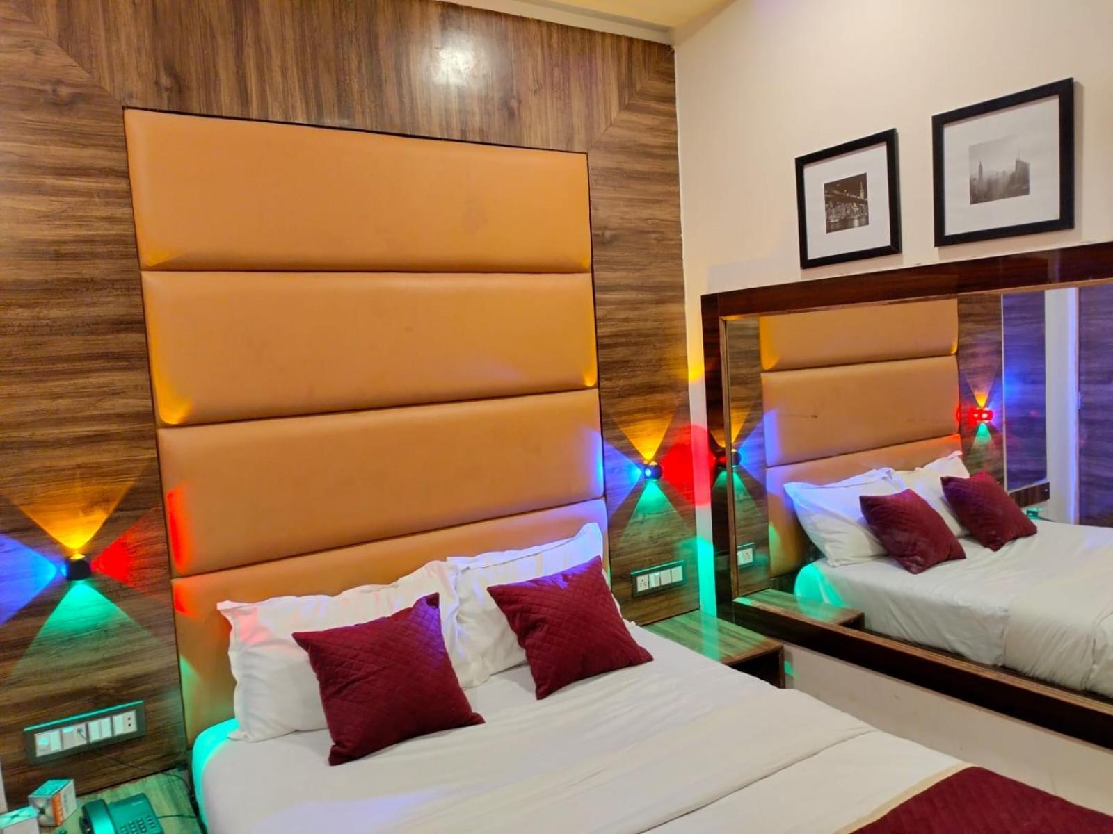 Hotel Blue Wellington - Near Mumbai Airport Dış mekan fotoğraf