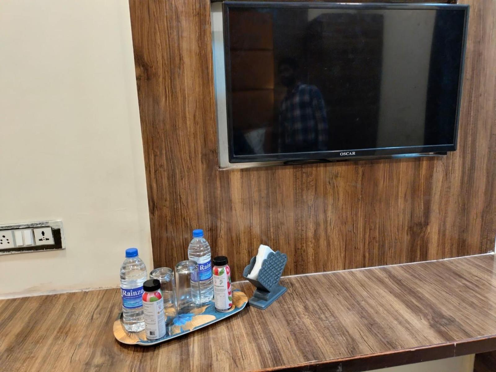 Hotel Blue Wellington - Near Mumbai Airport Dış mekan fotoğraf