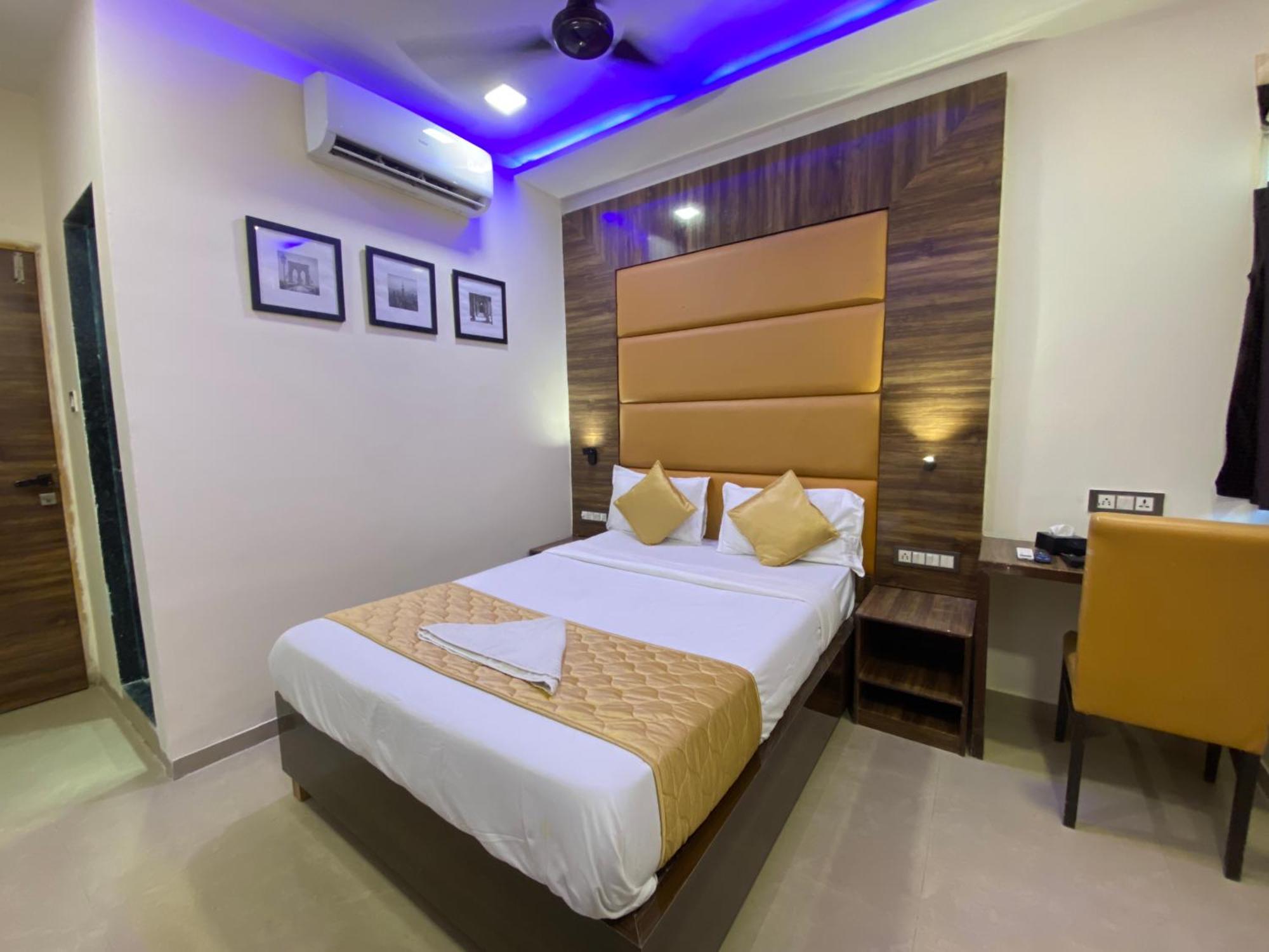 Hotel Blue Wellington - Near Mumbai Airport Dış mekan fotoğraf