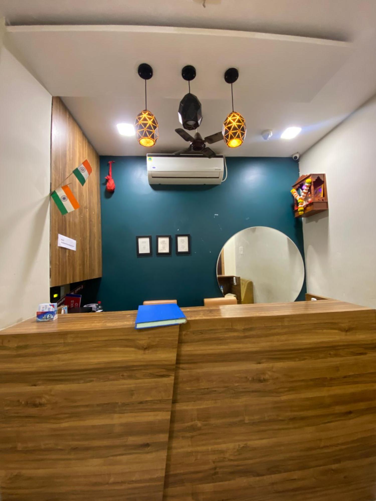 Hotel Blue Wellington - Near Mumbai Airport Dış mekan fotoğraf