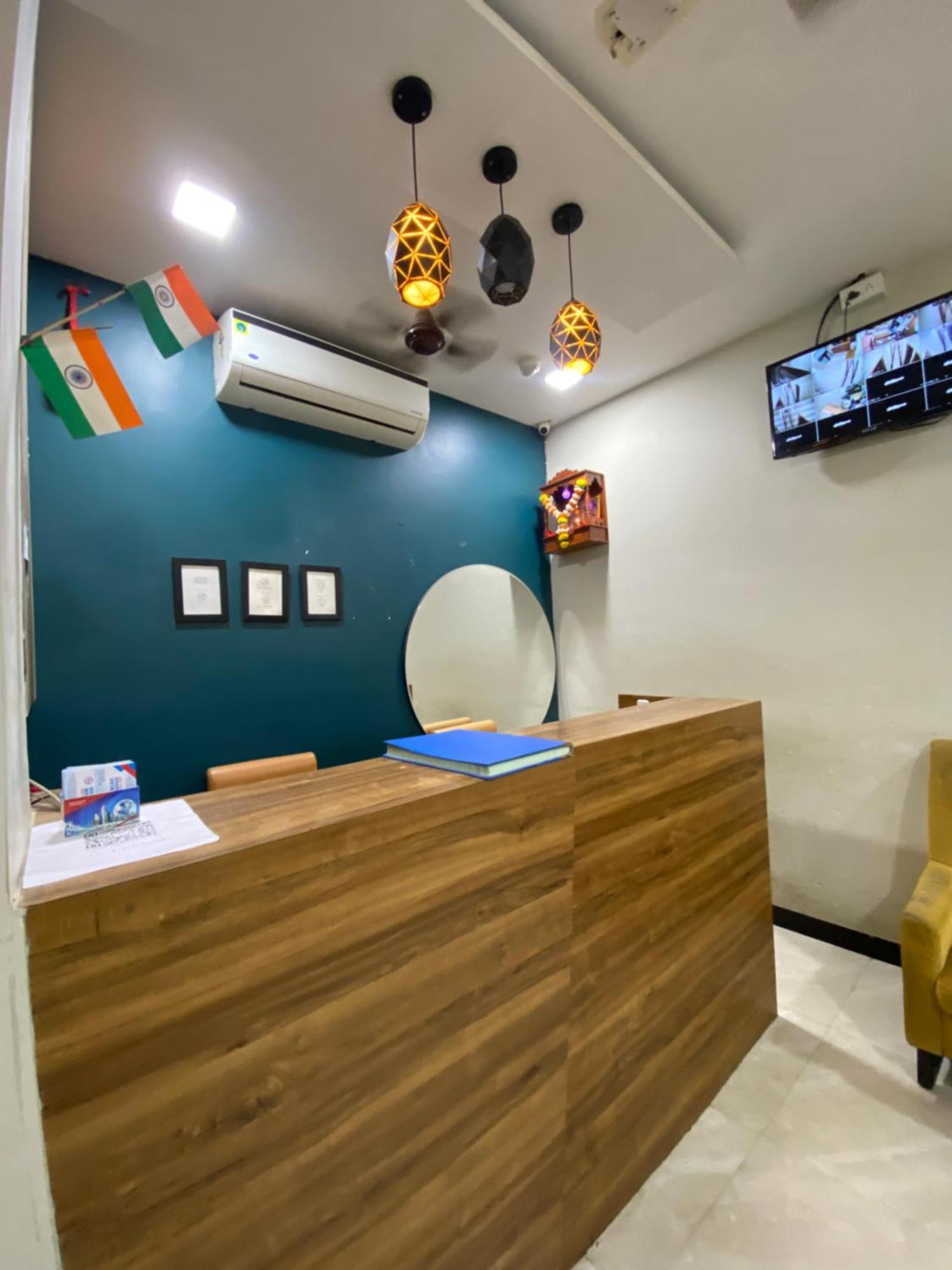 Hotel Blue Wellington - Near Mumbai Airport Dış mekan fotoğraf